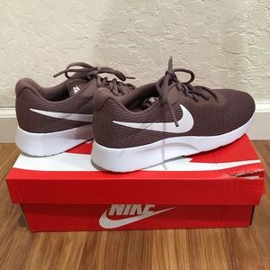 ❌SOLD❌Nike Tanjun running shoes 👟